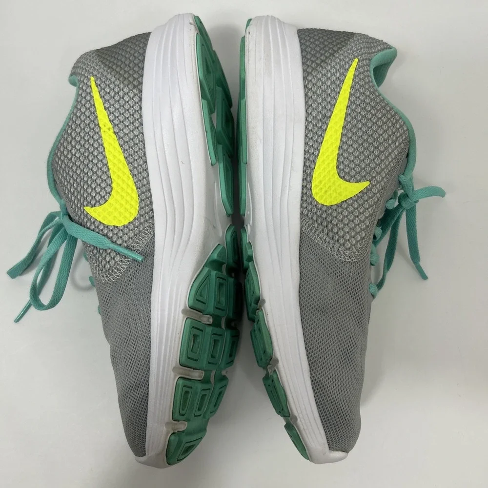 Nike Women Gray Turquoise Revolution 3 Running Shoe 819303-005 Size 8 Sneakers